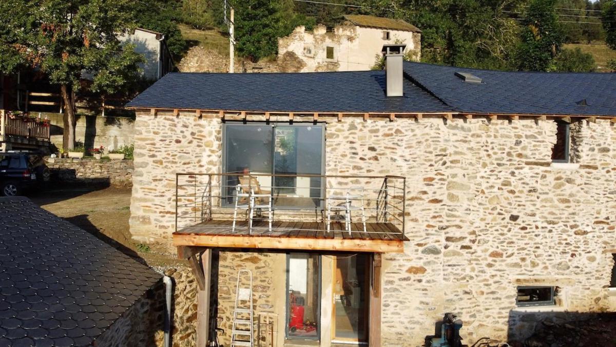 La Petite Bergerie En Pierre Surplombant Le Lac Real エクステリア 写真