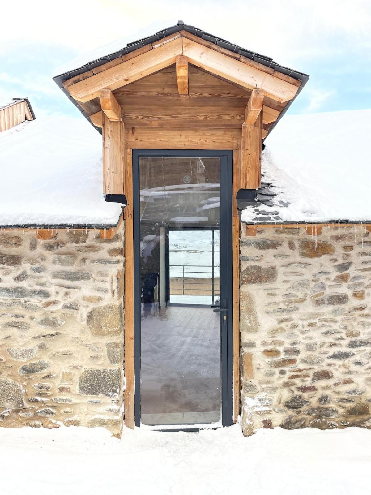 La Petite Bergerie En Pierre Surplombant Le Lac Real エクステリア 写真